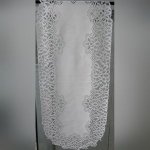 Vintage White Lace Oblong Table Runner 34" x 14" oblong New without Tag